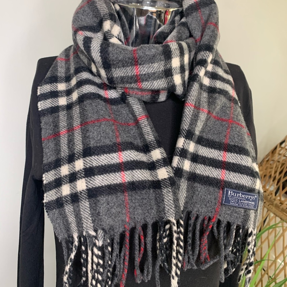 Authentic Vintage Burberry scarf 🔴Sold 🔴